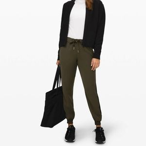 Lululemon on the fly jogger 28"